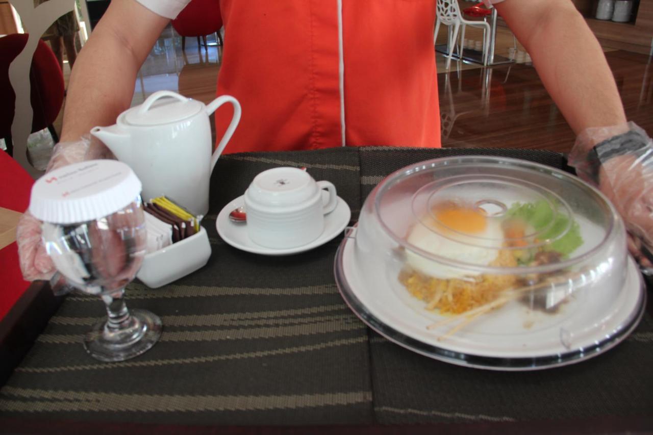 Swiss-belinn Manyar Hotel