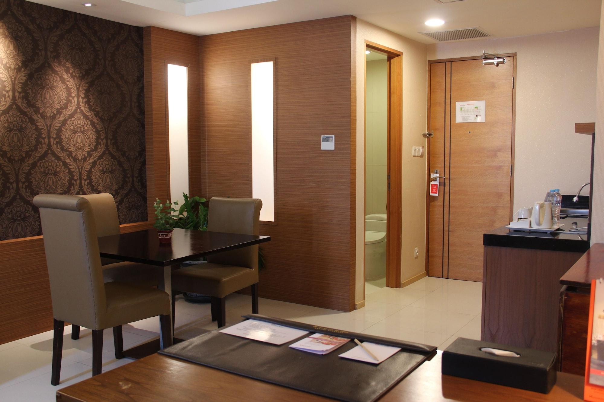 Swiss-belinn Manyar Hotel